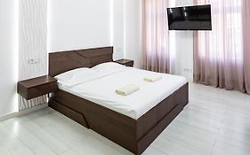 Romari apartment Куліша 41